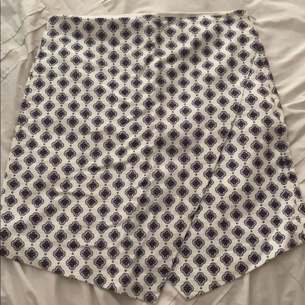 Wrap skirt size 8 Ann Taylor LOFT medallion print